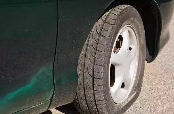車不怕開,最怕停!小竅門教你停車不傷車