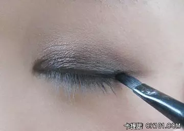 整形級化妝術 男生嚇到暈倒 - 世界探索 - 化妝,孫妮,整形