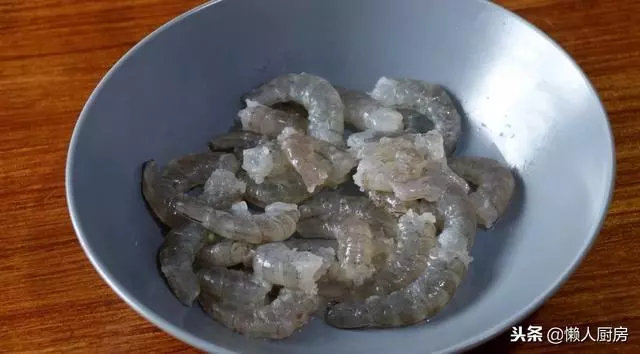原來用菠蘿咕咾肉的做法,也能做蝦仁,開胃又解膩,顏色好看