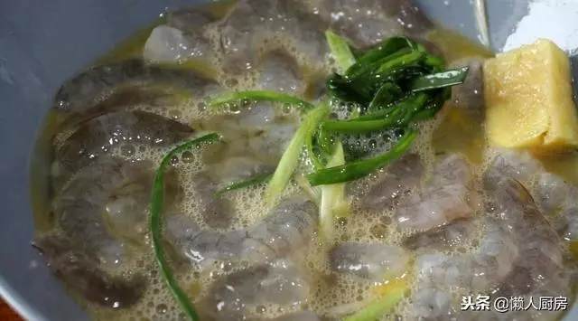 原來用菠蘿咕咾肉的做法,也能做蝦仁,開胃又解膩,顏色好看