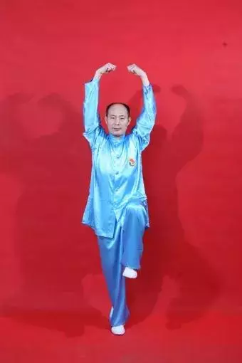 練習震體勢有助於調理脾胃!收了吧!