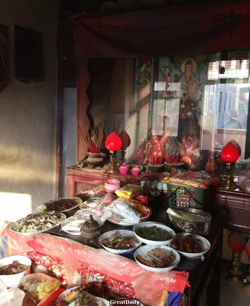 小心!如果家中神明廳出現「這個東西」,一定要趕快處理!因為這是家人將有意外劫難的徵兆,千萬不要輕忽了!