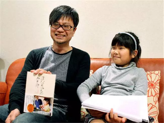年僅5歲就要開始獨立生活的她,這背後的故事讓人看了感動到淚流不止...