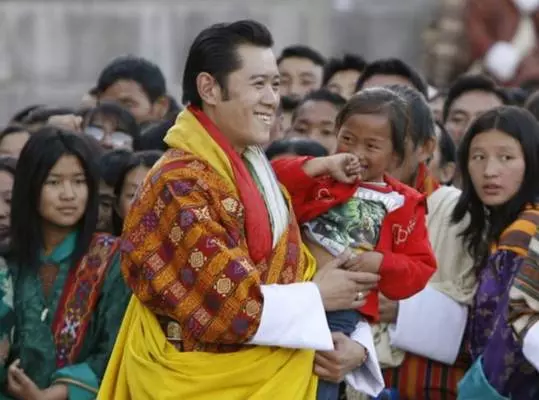 「等你長大了,我便娶你」,相差十歲的年紀,14年的等待,他們終於成為了全世界最幸福的夫妻