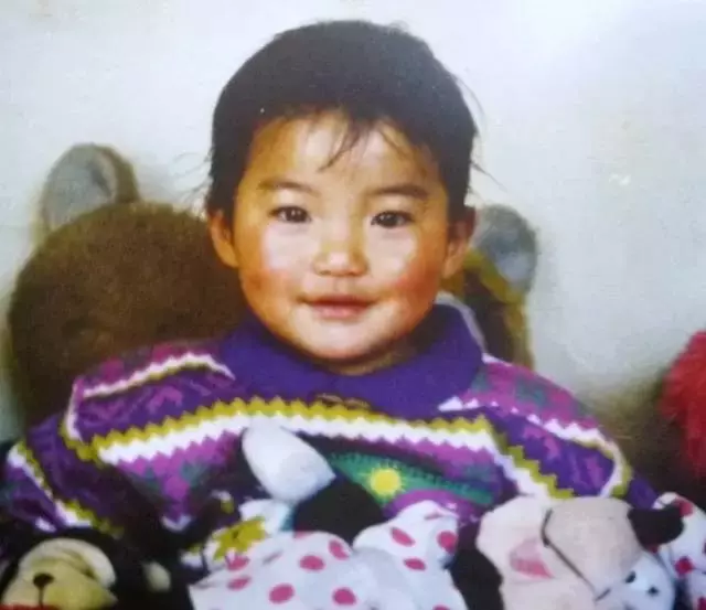 「等你長大了,我便娶你」,相差十歲的年紀,14年的等待,他們終於成為了全世界最幸福的夫妻