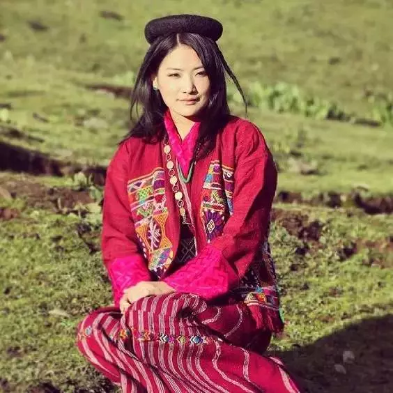 「等你長大了,我便娶你」,相差十歲的年紀,14年的等待,他們終於成為了全世界最幸福的夫妻