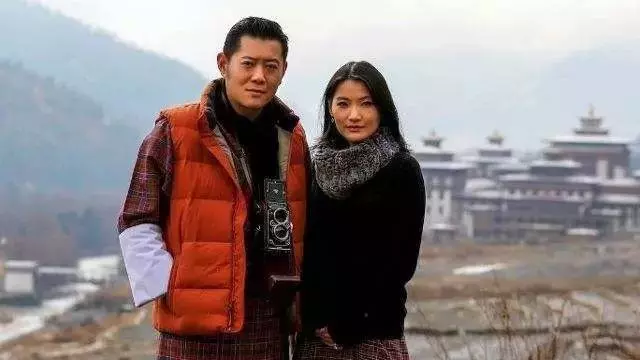 「等你長大了,我便娶你」,相差十歲的年紀,14年的等待,他們終於成為了全世界最幸福的夫妻