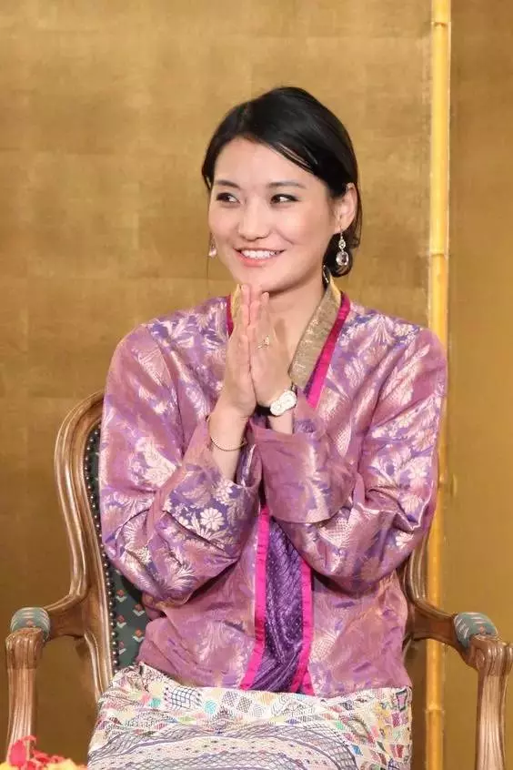 「等你長大了,我便娶你」,相差十歲的年紀,14年的等待,他們終於成為了全世界最幸福的夫妻