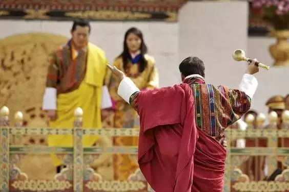 「等你長大了,我便娶你」,相差十歲的年紀,14年的等待,他們終於成為了全世界最幸福的夫妻