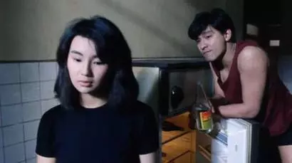 張曼玉54歲近照!瘦成紙片人,樣子老的連阿媽都不認得!嫁老外遭家暴,如今回港發展!