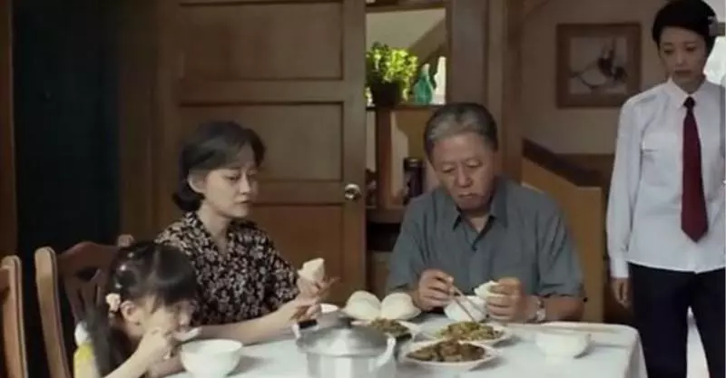 老婆年薪幾十萬,我出差回來看到爸媽吃的飯決定離婚,沒想到離婚後爸媽說出「真相」讓我想扇自己一巴掌!!
