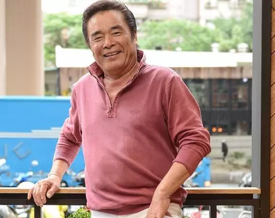 一夜之間破產賠千萬,一妻五妾全跑光,現在連吵架都沒人