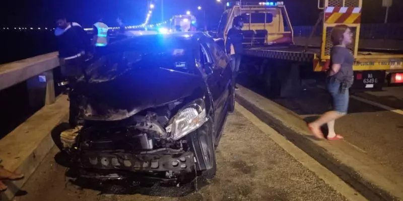 【墜海轎車位置找到了】青年是否在車內?!當局宣布這項震撼回應了!