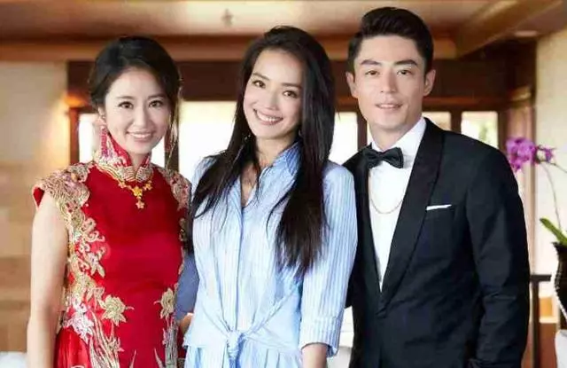 林心如和婆婆合影,沒想到婆婆比她還年輕