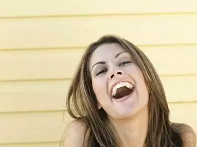 丈母娘勢利眼問我家要二十萬彩禮,我爸脫下大衣後丈母娘一分都不要!