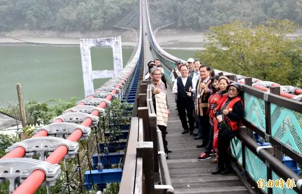 推免費登橋好康 新溪口吊橋慶周年這天爆棚飆近5千人次