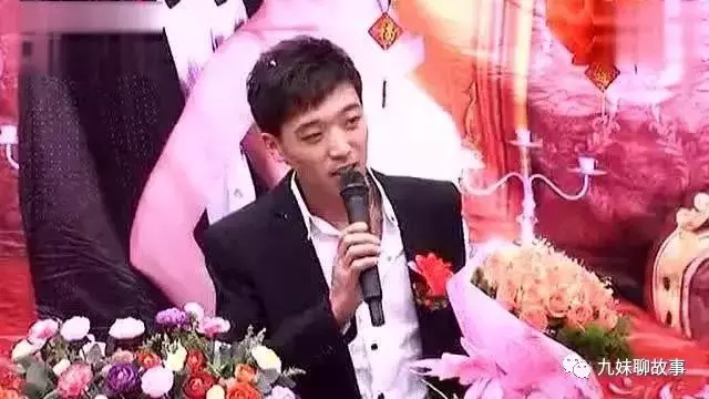 姐姐去公司找弟弟,弟弟卻嫌她丟人,公司老總看到姐姐卻笑臉相迎