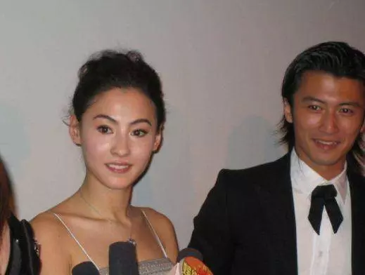 謝霆鋒:DNA報告不會騙人,張柏芝無話可說,謝賢生氣了!