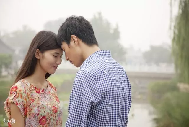 弟弟結婚找我借彩禮錢,我讓他打欠條,弟媳卻說不嫁了
