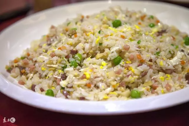 小姑子半夜回家,喊我起床給她做飯,我罵了她