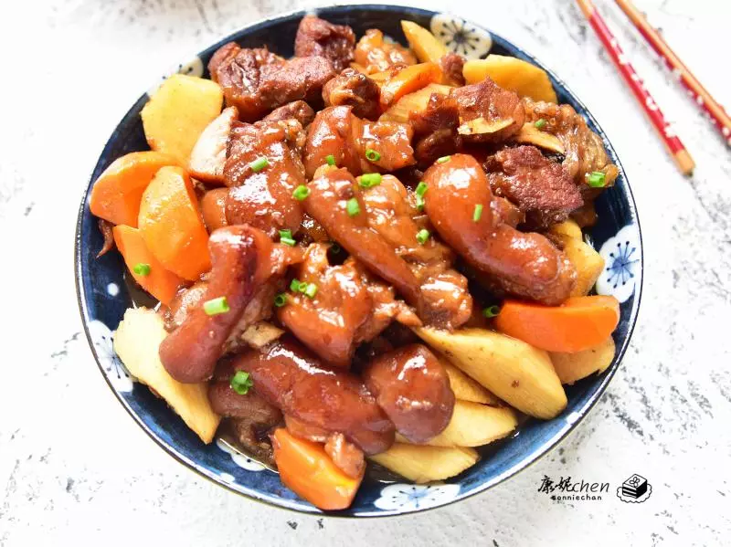 豬蹄和它們搭配營養又味美,詳細過程分享給您,過年家宴露一手