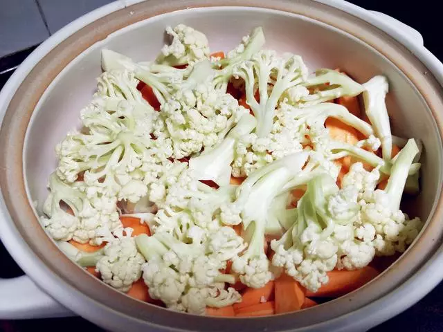 這鍋菜,不加一滴水,越燜越香,我隔三差五做1次,做法很簡單!