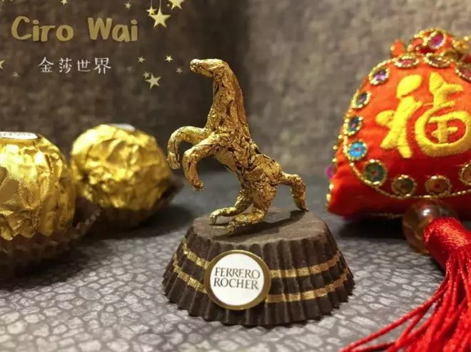 女兒愛吃金莎…他隨手將包裝紙「摺成12生肖」!駿馬奔騰帥爆「一看到金豬本尊」紅到國外:太Q了