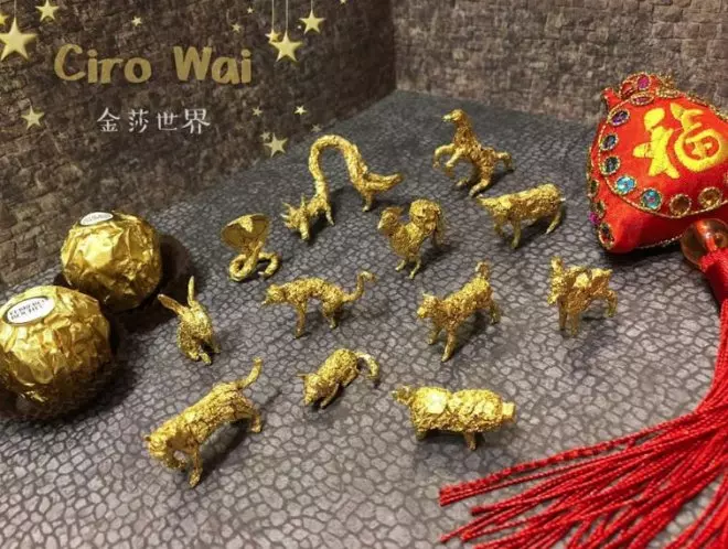 女兒愛吃金莎…他隨手將包裝紙「摺成12生肖」!駿馬奔騰帥爆「一看到金豬本尊」紅到國外:太Q了