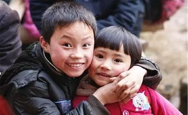 妹妹說父母都應該兒子贍養,妻子笑著問:那婆婆的養老金誰拿著