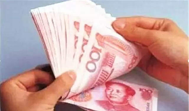 妹妹說父母都應該兒子贍養,妻子笑著問:那婆婆的養老金誰拿著