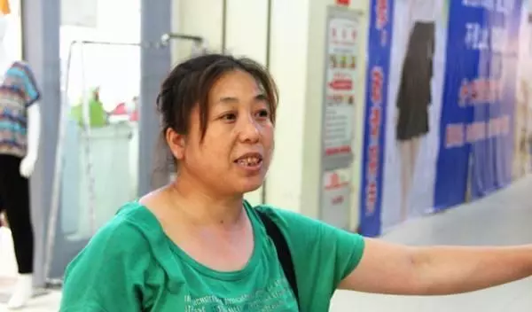 媽生病我轉3000,請假回家,聽到孩子笑聲推門進屋,我冷笑走人