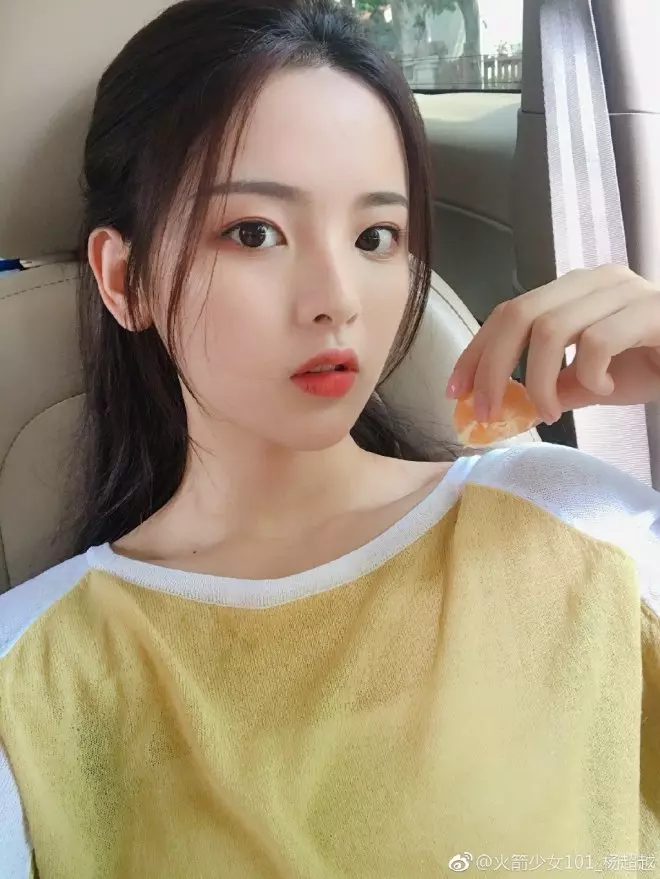 中國驚現最美古裝美女!20歲正妹「優雅低頭古裝照」網瘋傳 一抬頭「空靈臉龐」被讚翻:古代穿越來的!