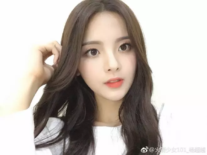 中國驚現最美古裝美女!20歲正妹「優雅低頭古裝照」網瘋傳 一抬頭「空靈臉龐」被讚翻:古代穿越來的!