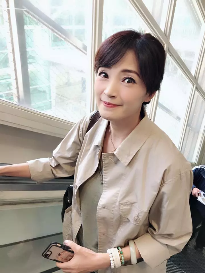 方季惟隱退20年「陪年邁父母走過生命盡頭」, 25歲手術瞞父母「看報紙才知道她生病」今已學會放下!