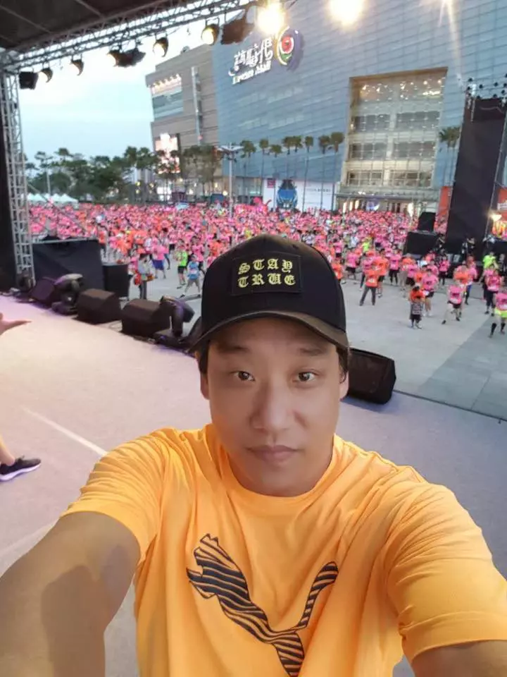阿龐息影理由曝光!「手術後失戀」已寫好身後事,情報員父「假釋後失聯」 他坦言:像被遺棄 !