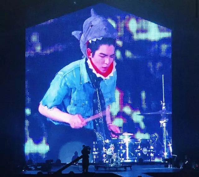 咘咘、波妞首次追星!蕭敬騰唱一半給姊妹倆「送上驚喜」,賈靜雯2女兒跳舞嗨翻!