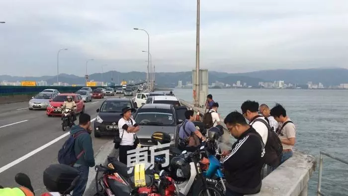 33歲華男身份被揭發了!竟然為了她而去跳海