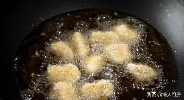 不炒不涼拌,杏鮑菇的這種做法比肉香,簡單幾步搞定,一盤不夠吃