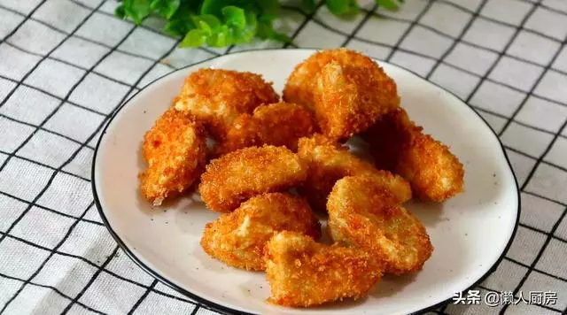 不炒不涼拌,杏鮑菇的這種做法比肉香,簡單幾步搞定,一盤不夠吃