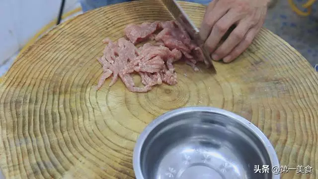 這道家常菜,一看就能做,大魚大肉會吃膩,這道菜營養下飯吃不膩