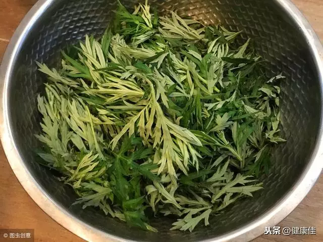 冬季養生:艾葉泡腳可防感冒