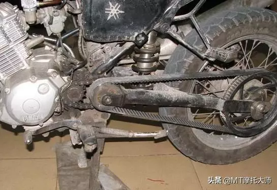 摩托車的動力奧秘:軸傳動、皮帶傳動和鏈條傳動都有什麼區別?