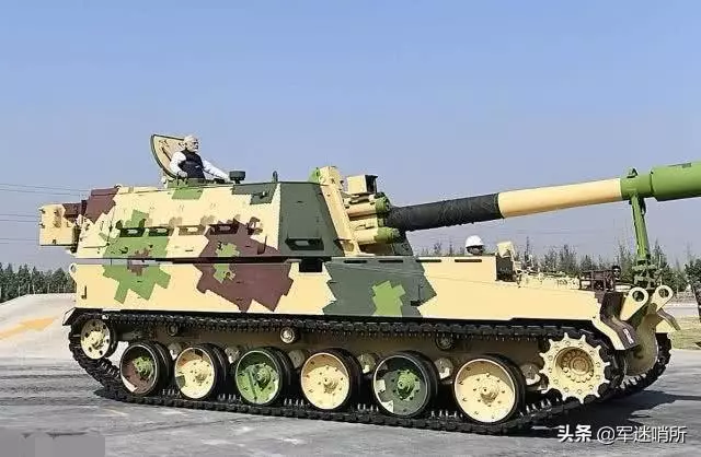 印度總理視察國產榴彈發射車 網友卻看出端倪:好像在哪見過