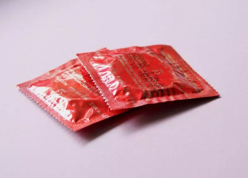 腳受傷套這個防水又實用!網笑翻:有顆粒才止滑