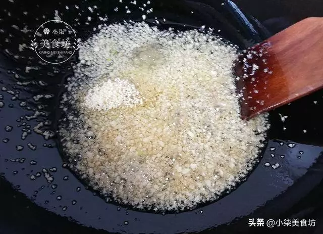 清蒸蒜蓉粉絲蝦,過年全家人必點這道菜,寓意富貴吉祥,喜歡拿去