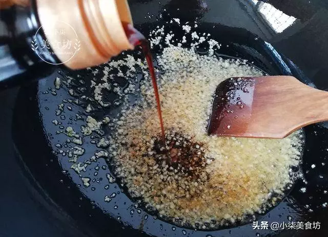 清蒸蒜蓉粉絲蝦,過年全家人必點這道菜,寓意富貴吉祥,喜歡拿去