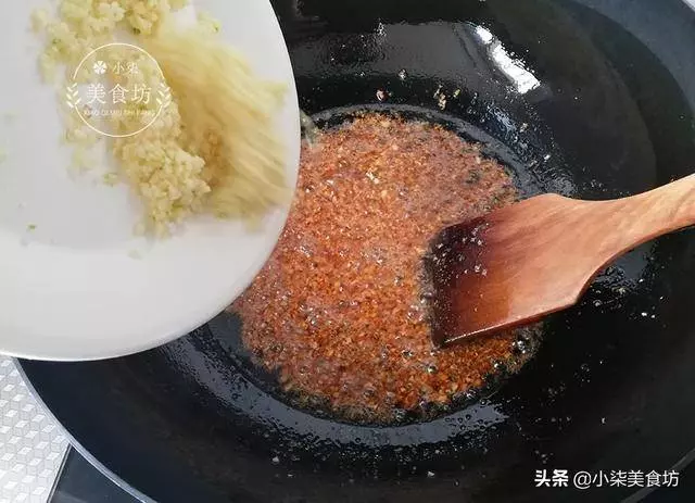 清蒸蒜蓉粉絲蝦,過年全家人必點這道菜,寓意富貴吉祥,喜歡拿去