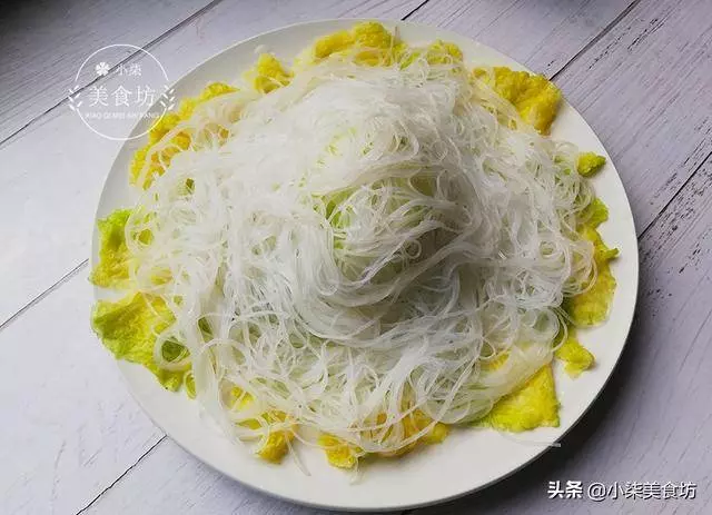清蒸蒜蓉粉絲蝦,過年全家人必點這道菜,寓意富貴吉祥,喜歡拿去