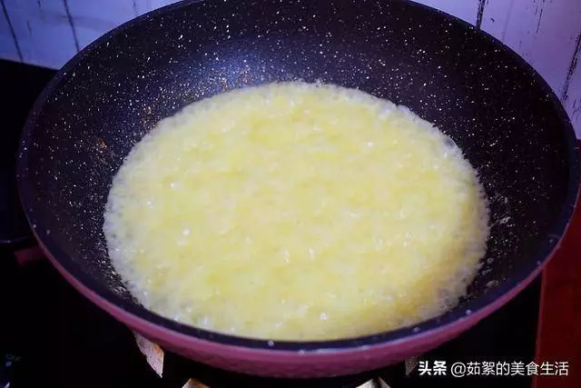 別總是做牛扎糖了,試試這糖果,甜而不膩,做法簡單,不學可惜