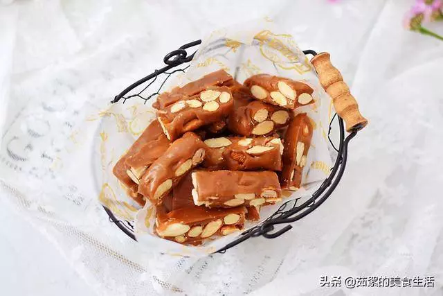 別總是做牛扎糖了,試試這糖果,甜而不膩,做法簡單,不學可惜